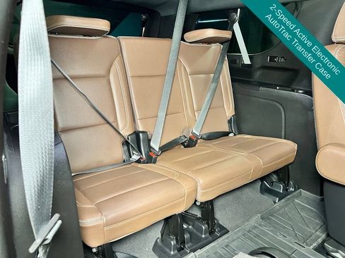 Used 2024 Chevrolet Suburban High Country AWD/4WD image 23