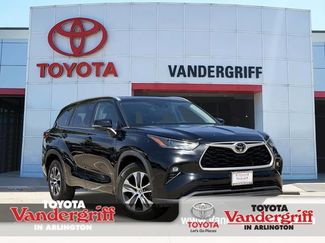 Used 2022 Toyota Highlander XLE FWD video 1