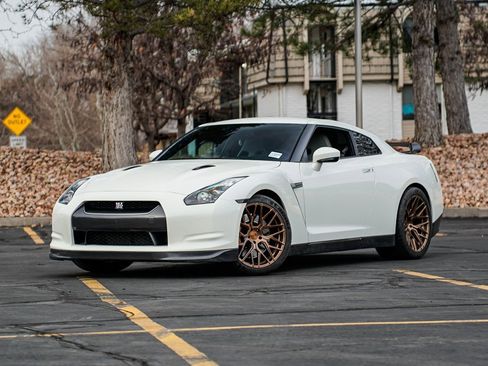 Used 2009 Nissan GT-R Premium image 1