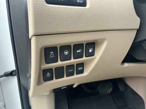 Used 2020 Nissan Rogue SV w/ Premium Package FWD image 28