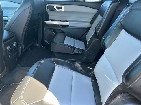 Used 2023 Ford Explorer XLT w/ Equipment Group 202A image 17
