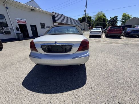 Used 1998 Lincoln Continental FWD image 32