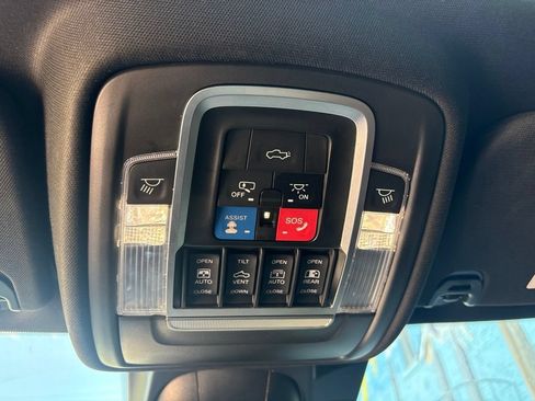 Used 2022 RAM 1500 Limited AWD/4WD image 17