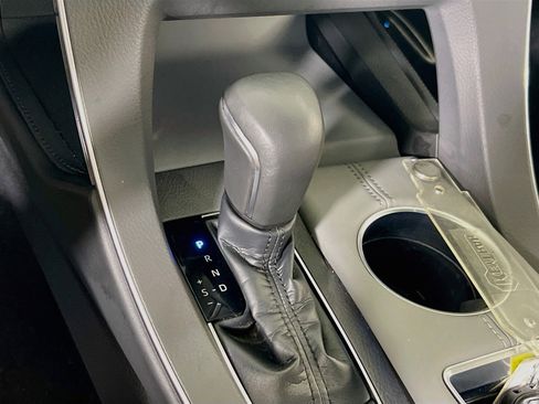 Used 2019 Toyota Avalon Limited w/ Advanced Safety Package FWD image 17