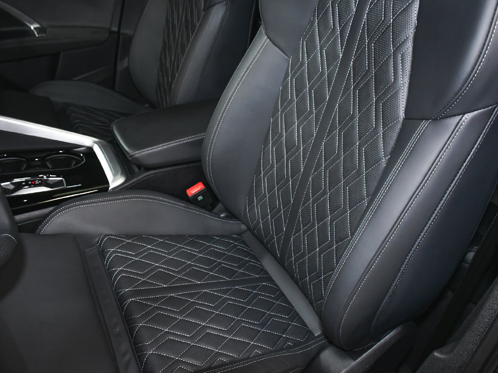 Used 2025 Audi SQ5 Premium Plus w/ Premium Plus Package AWD/4WD image 56