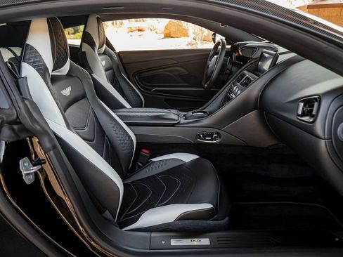 Used 2022 Aston Martin DBS Superleggera RWD image 23