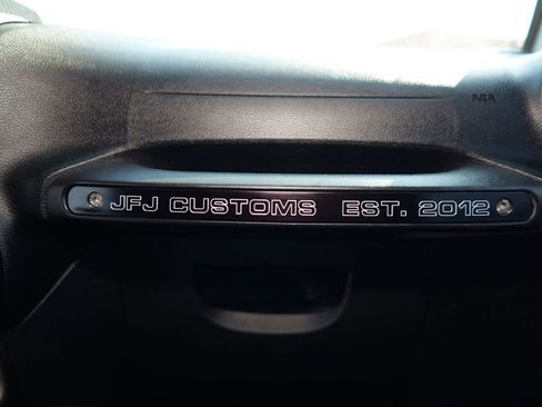 Used 2017 Jeep Wrangler Unlimited Rubicon w/ Dual Top Group image 28