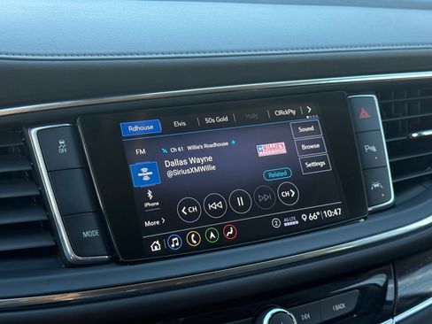 Used 2021 Buick Enclave Avenir w/ Avenir Technology Package image 18