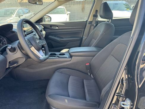 Used 2025 Nissan Altima 2.5 SV image 28