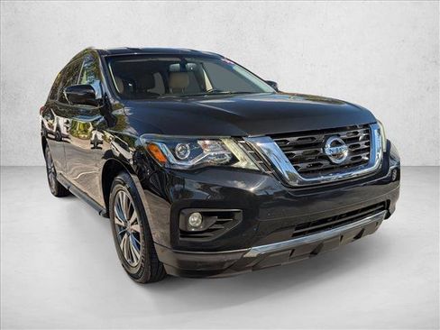 Used 2019 Nissan Pathfinder SL image 3