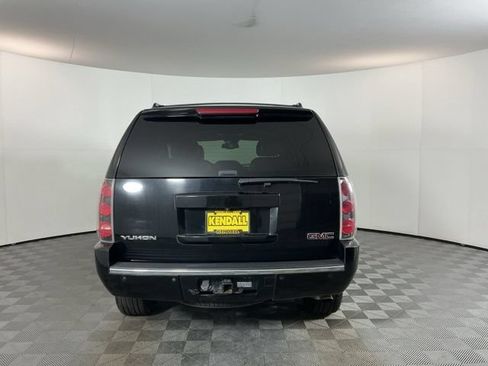 Used 2007 GMC Yukon Denali AWD/4WD image 2