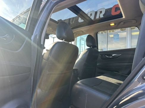 Used 2017 Nissan Rogue SL w/ SL Premium Package AWD/4WD image 10