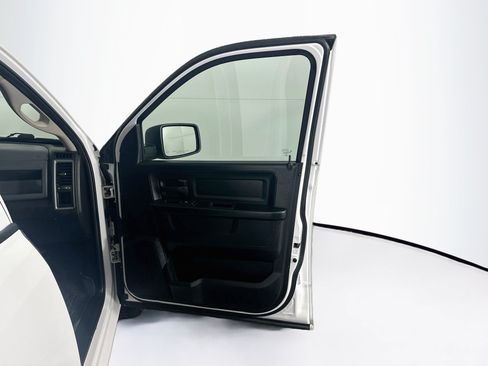 Used 2019 RAM 1500 Tradesman w/ Chrome Appearance Group RWD image 30
