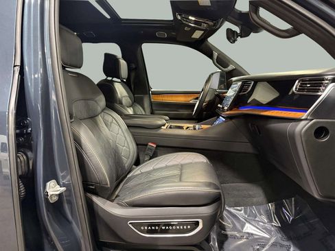 Used 2024 Jeep Grand Wagoneer L Series III image 31