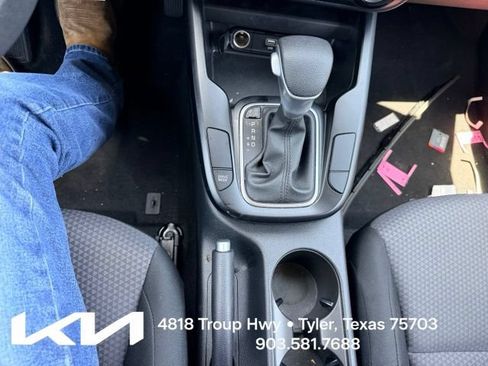 Certified 2025 Kia Soul LX w/ LX Technology Package FWD image 20
