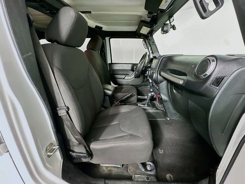 Used 2018 Jeep Wrangler Unlimited Sport S image 25