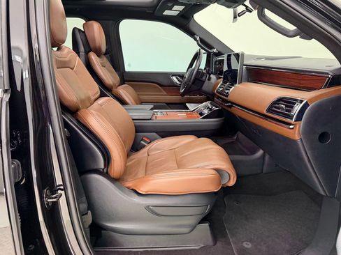 Used 2024 Lincoln Navigator Reserve image 34