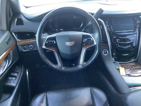 Used 2019 Cadillac Escalade 4WD w/ LPO, Radiant Package image 10