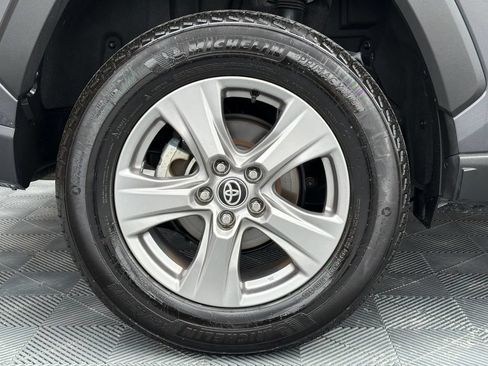 Used 2025 Toyota RAV4 XLE FWD image 20