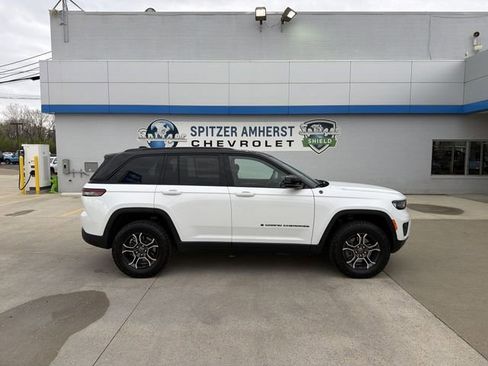 Used 2022 Jeep Grand Cherokee Trailhawk w/ Luxury Tech Group III AWD/4WD image 11