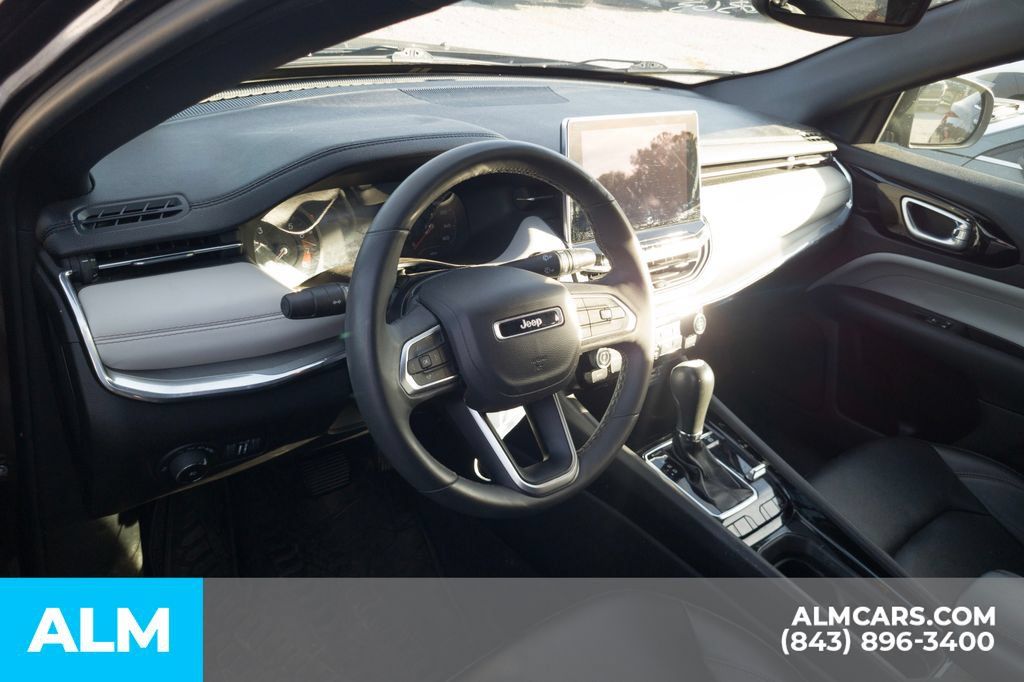 Used 2024 Jeep Compass Limited AWD/4WD image 5