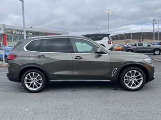 Used 2021 BMW X5 xDrive40i w/ Premium Package 2 video 2