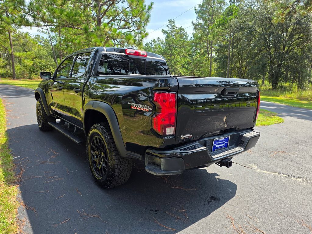 Used 2024 Chevrolet Colorado Trail Boss w/ Advanced Trailering Package AWD/4WD image 3