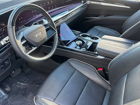 Used 2025 Cadillac Escalade Sport w/ LPO, ONYX Package AWD/4WD image 9