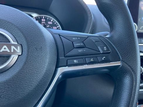 Used 2024 Nissan Sentra SV FWD image 16