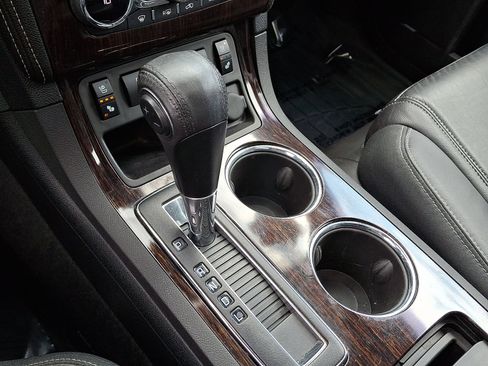 Used 2017 Chevrolet Traverse Premier image 15