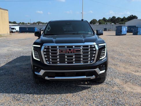 New 2026 GMC Yukon Denali w/ Denali Reserve Package AWD/4WD image 9