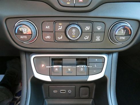 Certified 2024 GMC Terrain SLE w/ Driver Convenience Package image 26