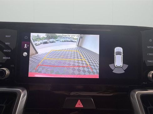 Used 2022 Kia Sorento S FWD image 24