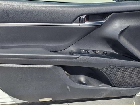 Used 2018 Toyota Camry LE FWD image 37
