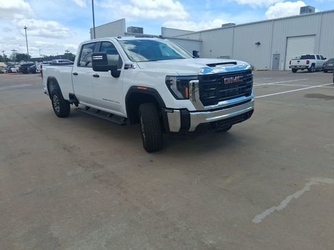 Used 2025 GMC Sierra 3500 Pro w/ Convenience Package AWD/4WD image 7