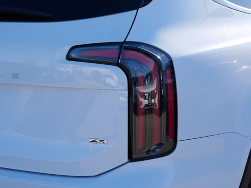 Certified 2023 Kia Telluride SX image 17