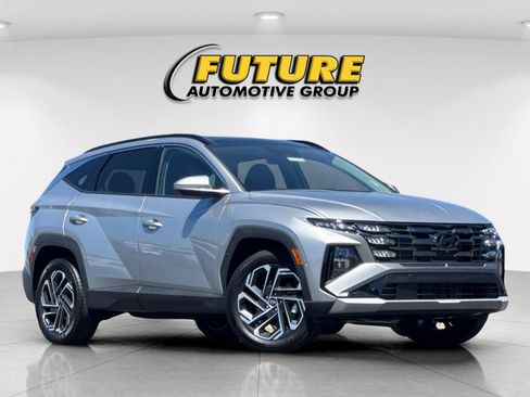 Certified 2025 Hyundai Tucson Limited AWD/4WD image 1