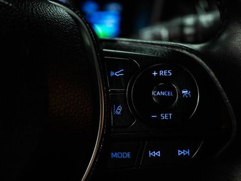 Used 2020 Toyota Corolla SE w/ Carpet Mat Package FWD image 17