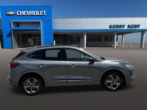 Used 2023 Ford Escape ST-Line FWD image 3