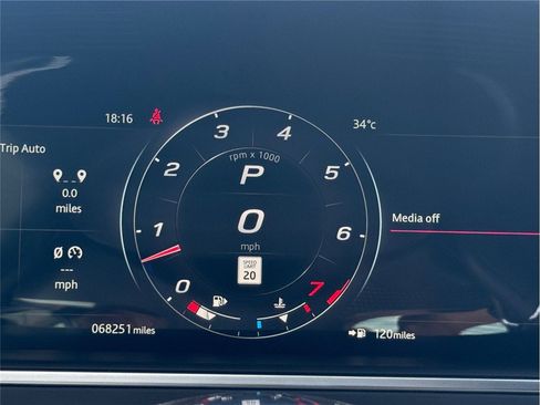 Used 2021 Jaguar F-TYPE R AWD/4WD image 16