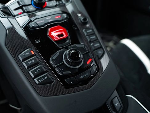 Used 2019 Lamborghini Aventador SVJ AWD/4WD image 52