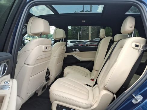Used 2022 BMW X7 xDrive40i w/ Premium Package AWD/4WD image 8