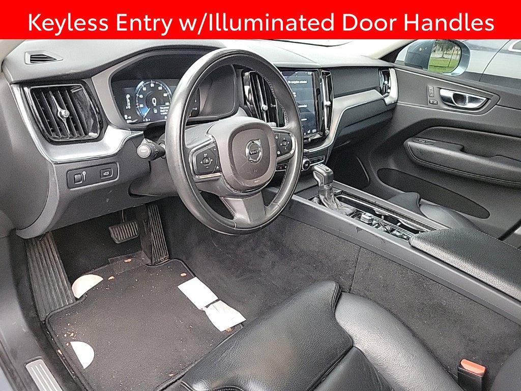 Used 2019 Volvo XC60 T5 Momentum w/ Premium Package FWD image 7