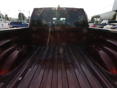 Used 2019 RAM 1500 Laramie w/ Sport Appearance Package AWD/4WD image 7