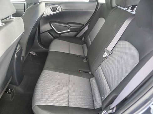 Used 2023 Kia Soul LX image 17