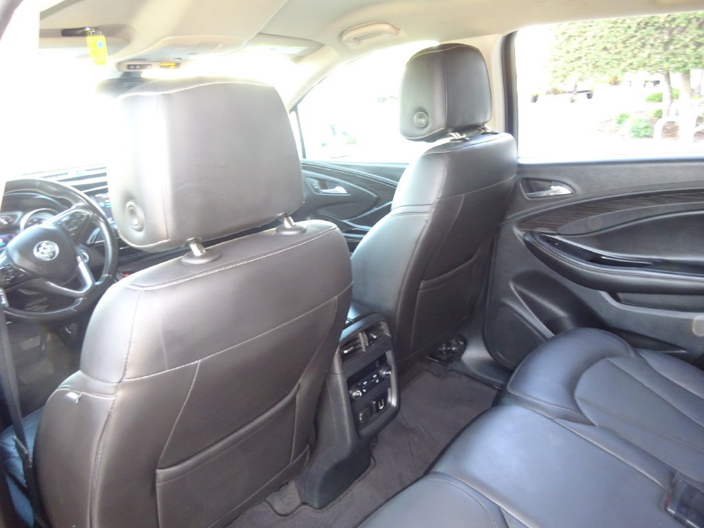 Certified 2017 Buick Envision Essence FWD image 18