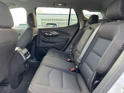 Used 2024 GMC Terrain SLE image 11