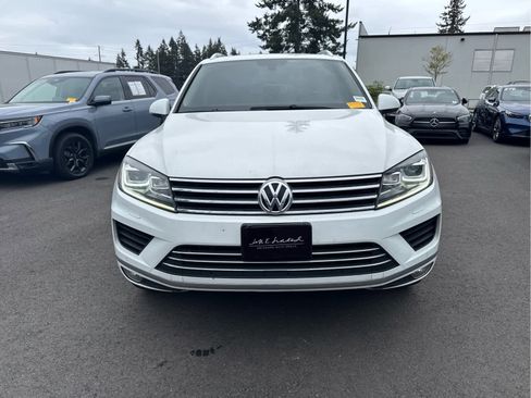 Used 2016 Volkswagen Touareg Executive AWD/4WD image 2