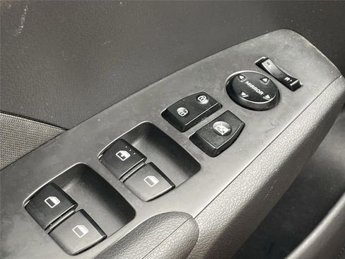 Used 2022 Hyundai Accent SE w/ Cargo Package FWD image 18