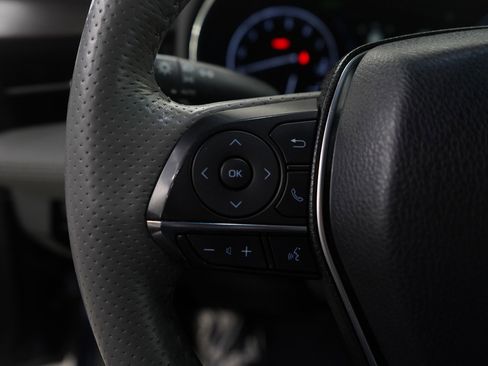 Used 2019 Toyota Avalon Limited image 16